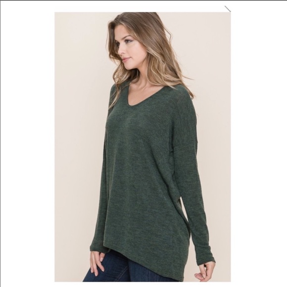 B13Dark💚Green v-neck sweater-flattering length - Picture 2 of 5